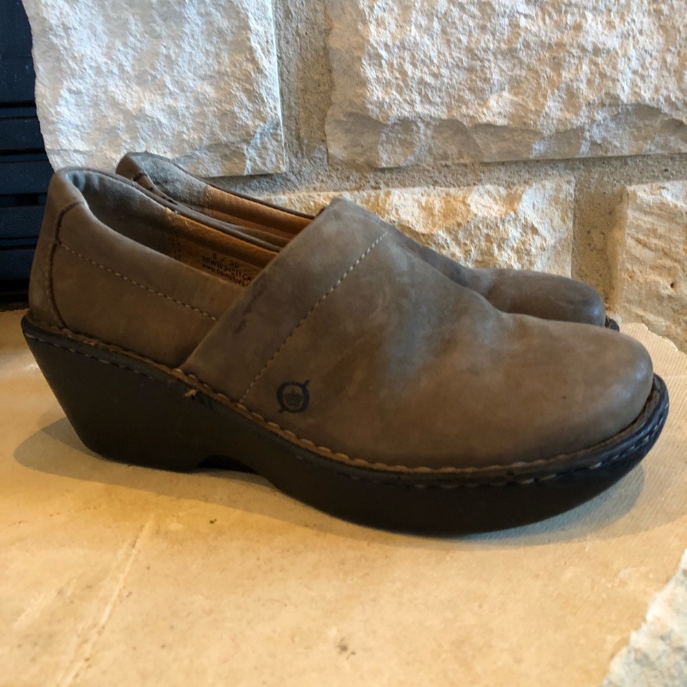 BORN brown leather clogs